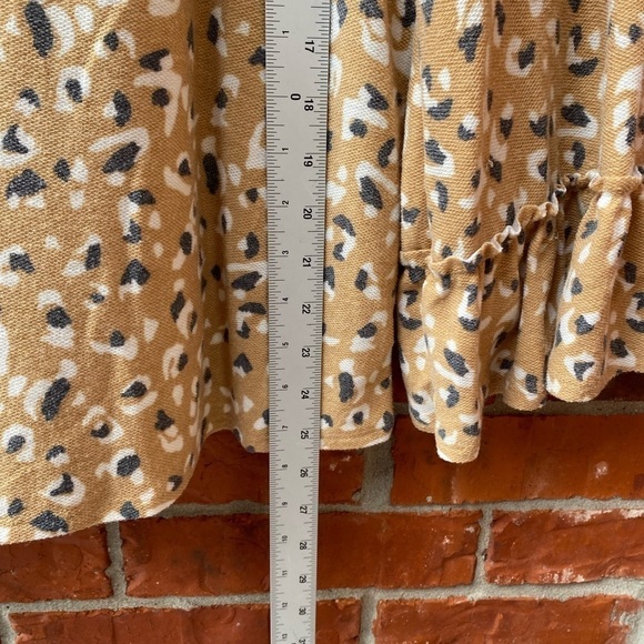 Ces Femme Womens Medium Oversized Leopard Animal Print Trumpet Sleeve Blouse - Picture 7 of 9